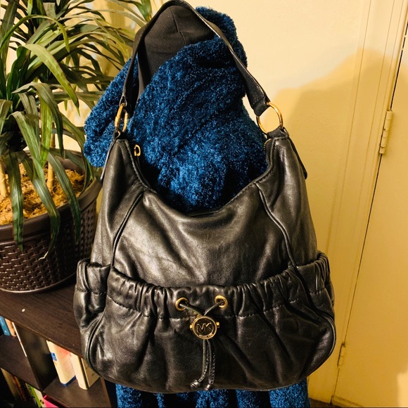 Michael Kors Handbags - Michael Kors Black Leather Hobo Purse